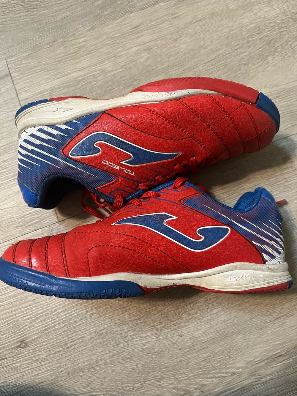 Joma Kids' Red and Blue Indoor Soccer Sneakers